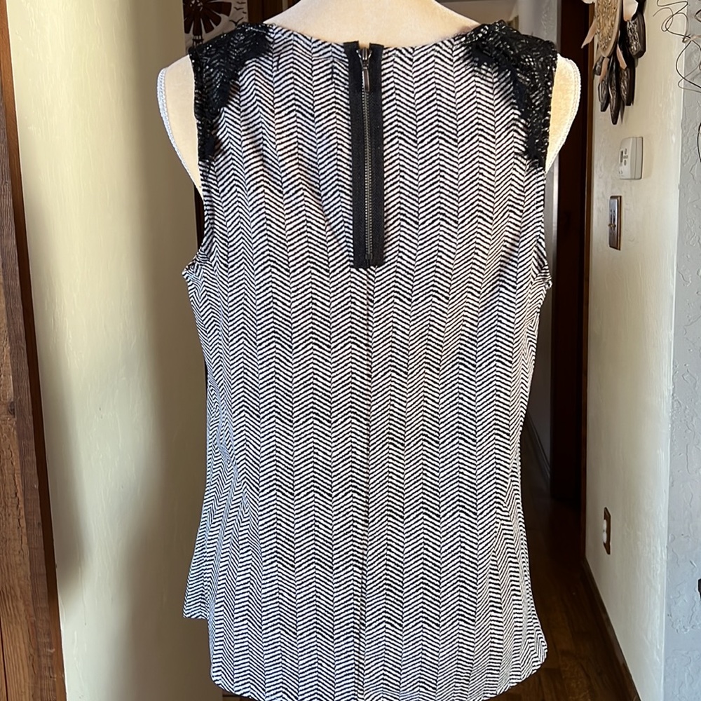 Women’s Candie’s dressy tank, size large. - Picture 3 of 6